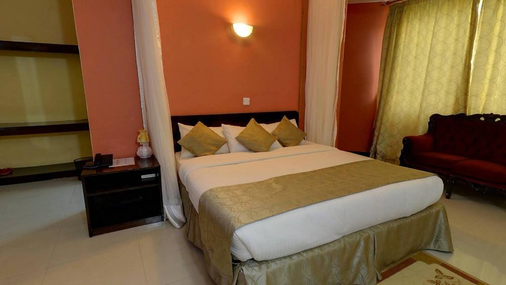 Royal City Dubai Complex Kisumu Exterior foto