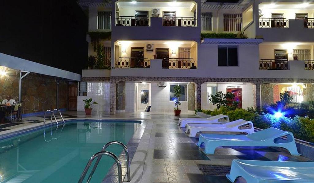 Royal City Dubai Complex Kisumu Exterior foto