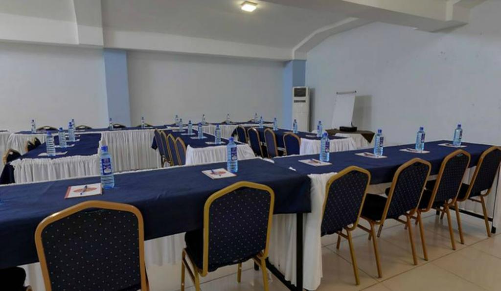 Royal City Dubai Complex Kisumu Exterior foto