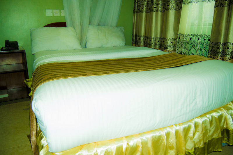 Royal City Dubai Complex Kisumu Exterior foto
