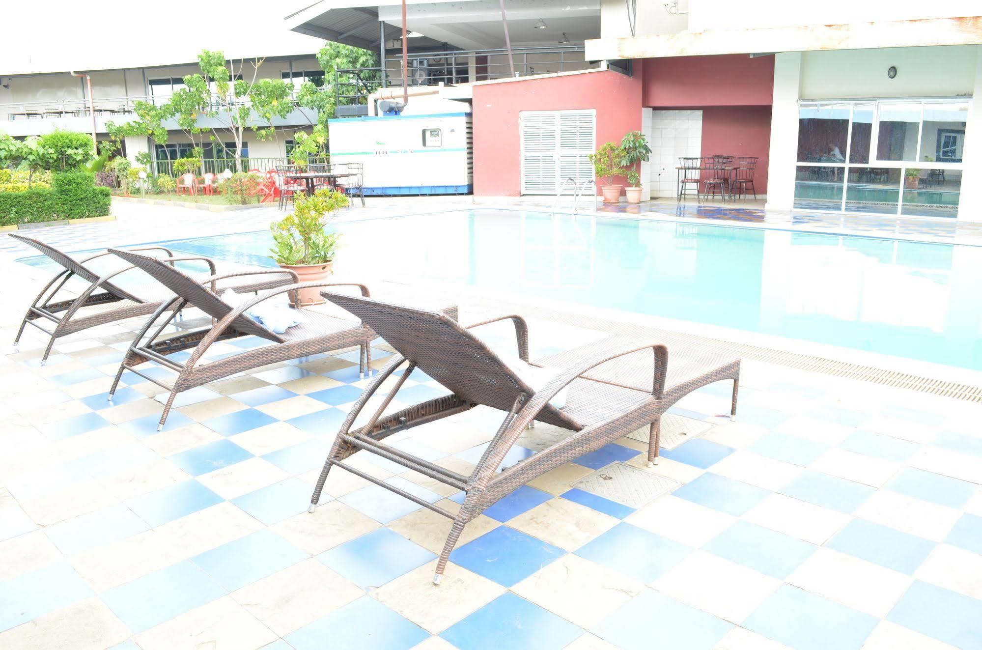 Royal City Dubai Complex Kisumu Exterior foto