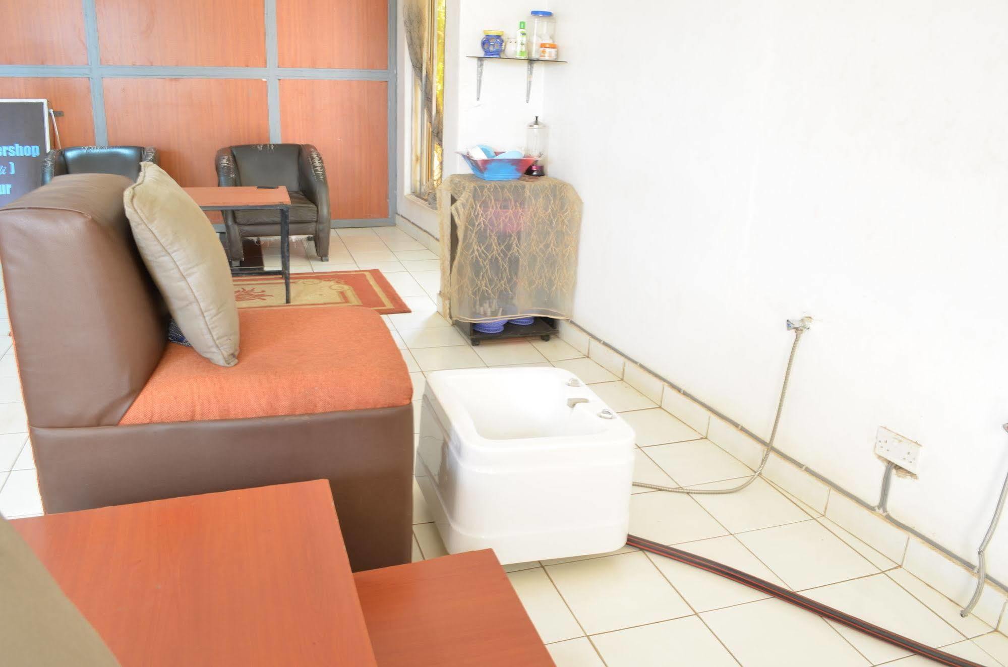 Royal City Dubai Complex Kisumu Exterior foto